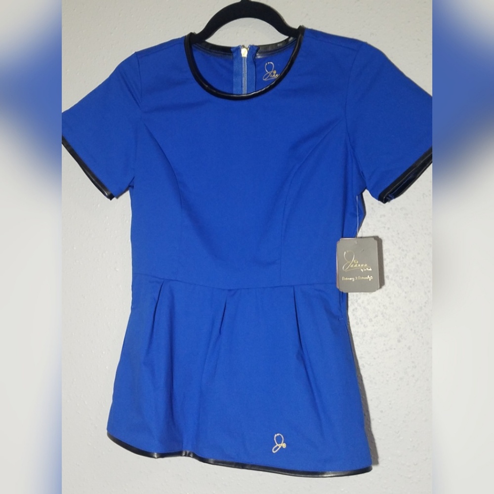 Jaanuu scrub top